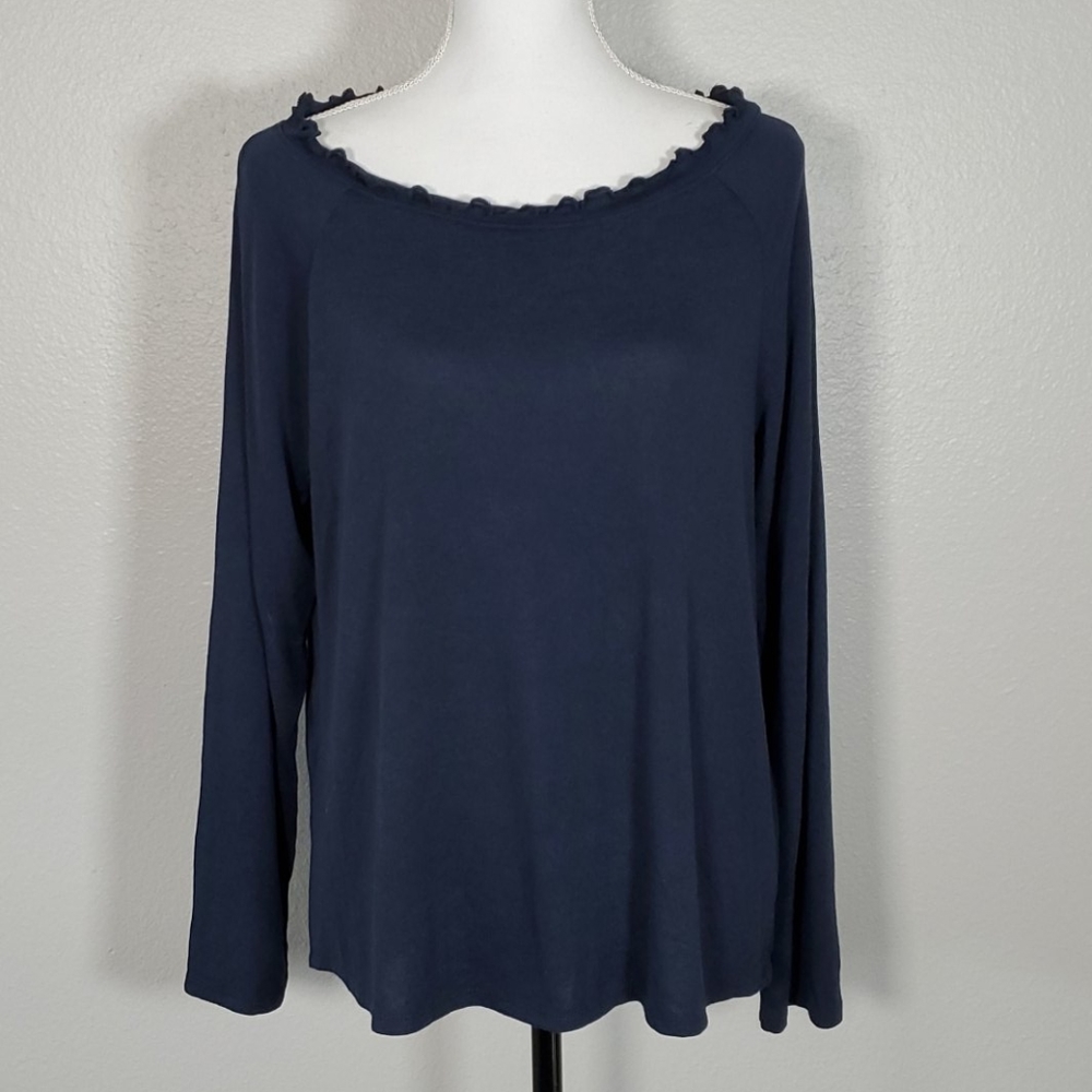 Gibson Ruffled Edge Raglan Pullover Navy. - Picture 3 of 9
